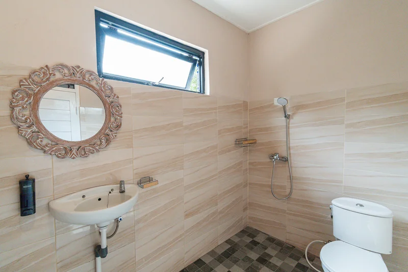 Ensuite bathroom at Samadhi Yoga Ashram, Bali