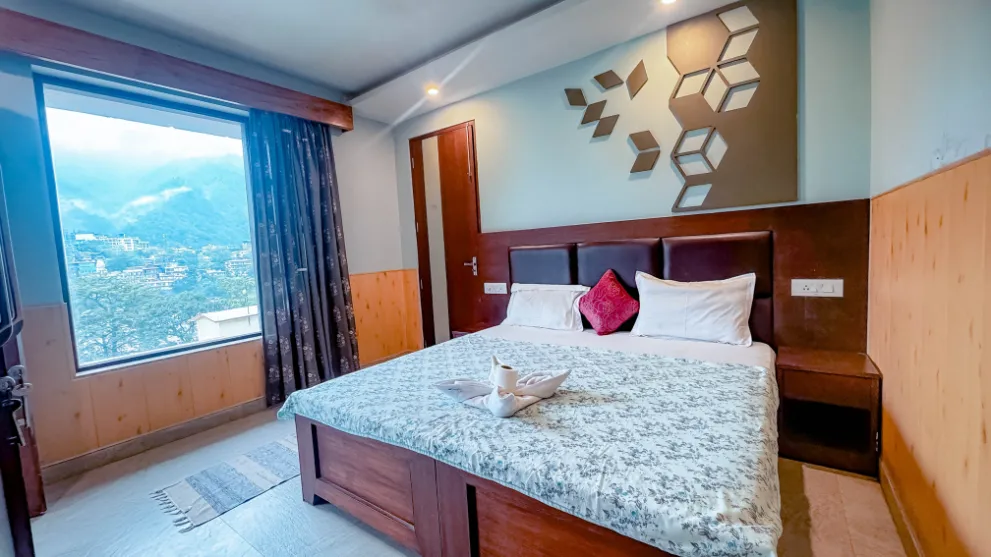 Private Room at Samadhi Yoga Ashram Rishikesh - view 3